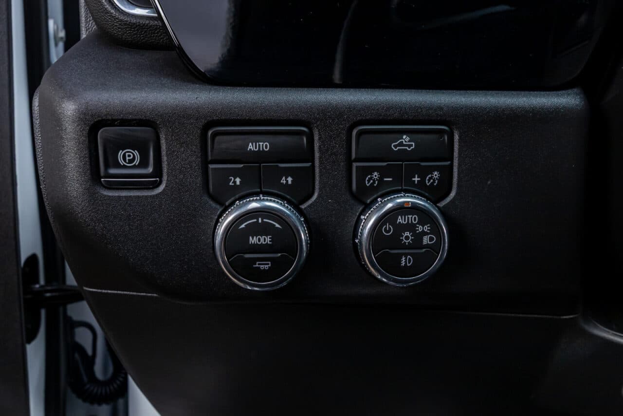 2026 GMC Sierra 1500 Elevation — photo 17 of 36