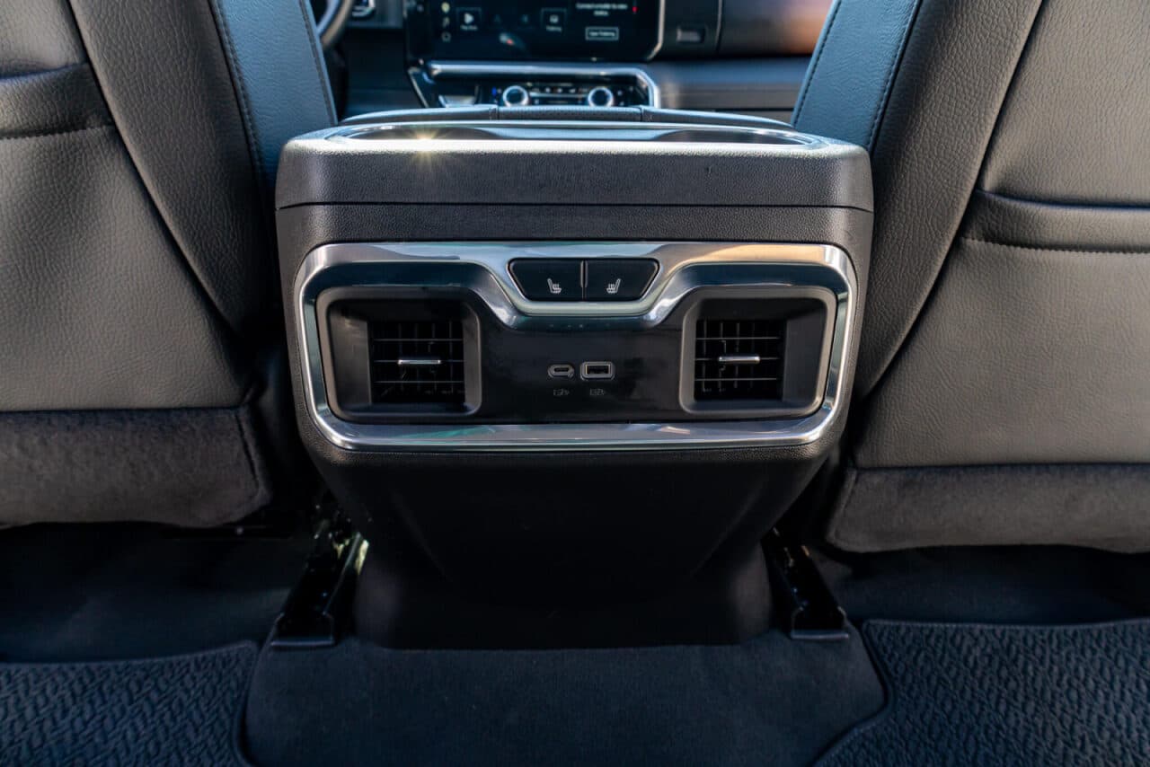 2025 GMC Sierra 1500 Denali — photo 32 of 40