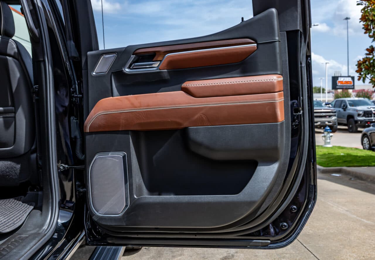 2025 GMC Sierra 1500 Denali Ultimate — photo 38 of 40