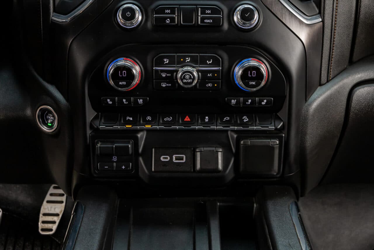 2020 GMC Sierra 1500 AT4 — photo 24 of 38