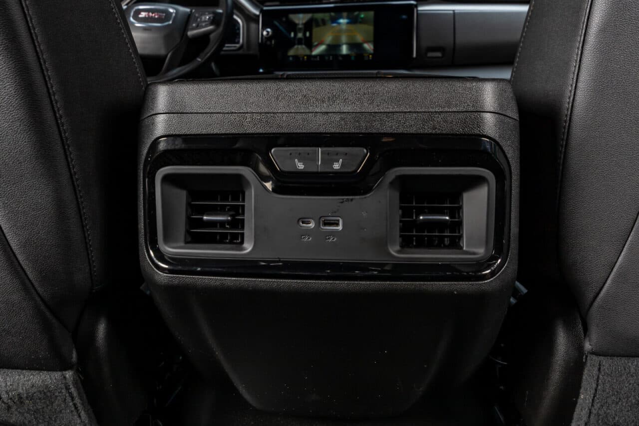2023 GMC Sierra 1500 AT4 — photo 31 of 38