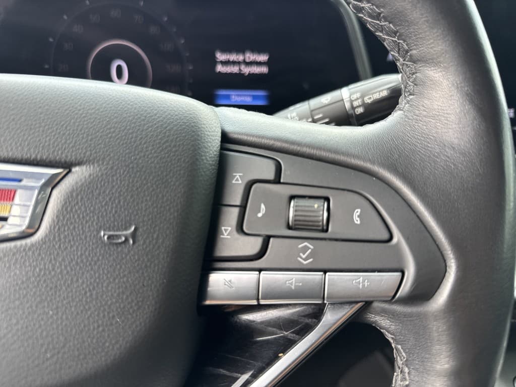 2021 Cadillac Escalade Sport — photo 12 of 32