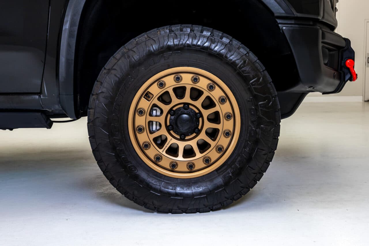 2024 GMC Sierra 1500 AT4X — photo 10 of 37