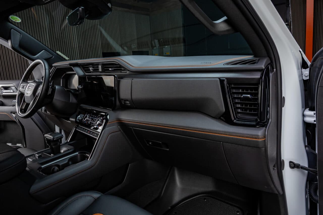 2026 GMC Sierra 1500 AT4 — photo 14 of 37