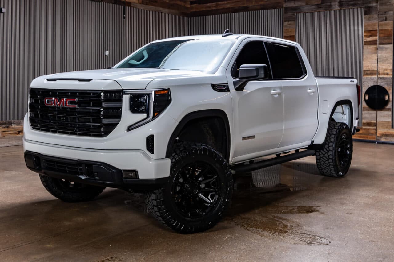 2026 GMC Sierra 1500 Elevation — photo 3 of 36