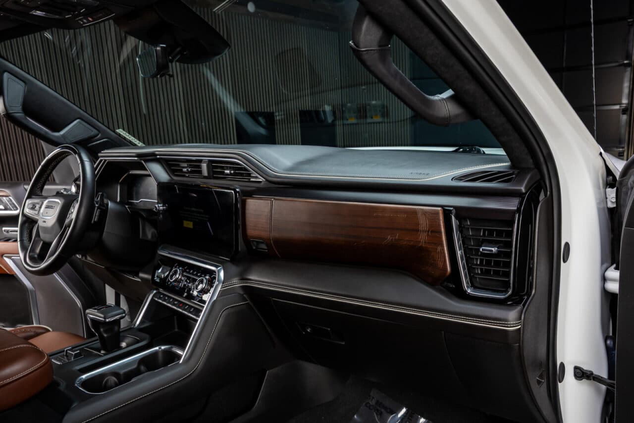 2024 GMC Sierra 1500 Denali Ultimate — photo 16 of 40