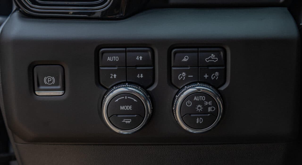 2023 GMC Sierra 1500 AT4X — photo 19 of 39