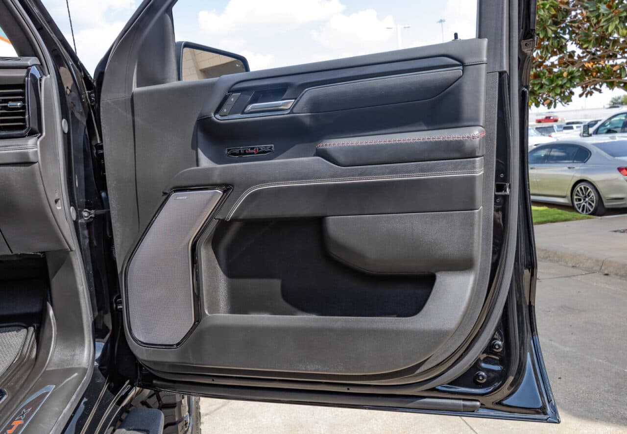 2025 GMC Sierra 1500 AT4X — photo 35 of 39