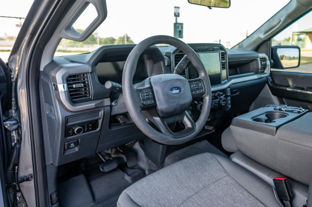 2024 Ford F-150 XL Regular Cab 4x4 — photo 26 of 36