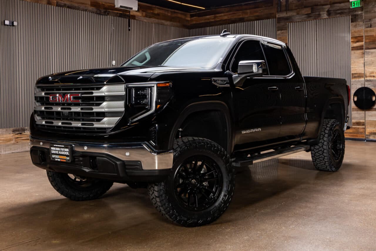 2024 GMC Sierra 1500 SLE — photo 3 of 35