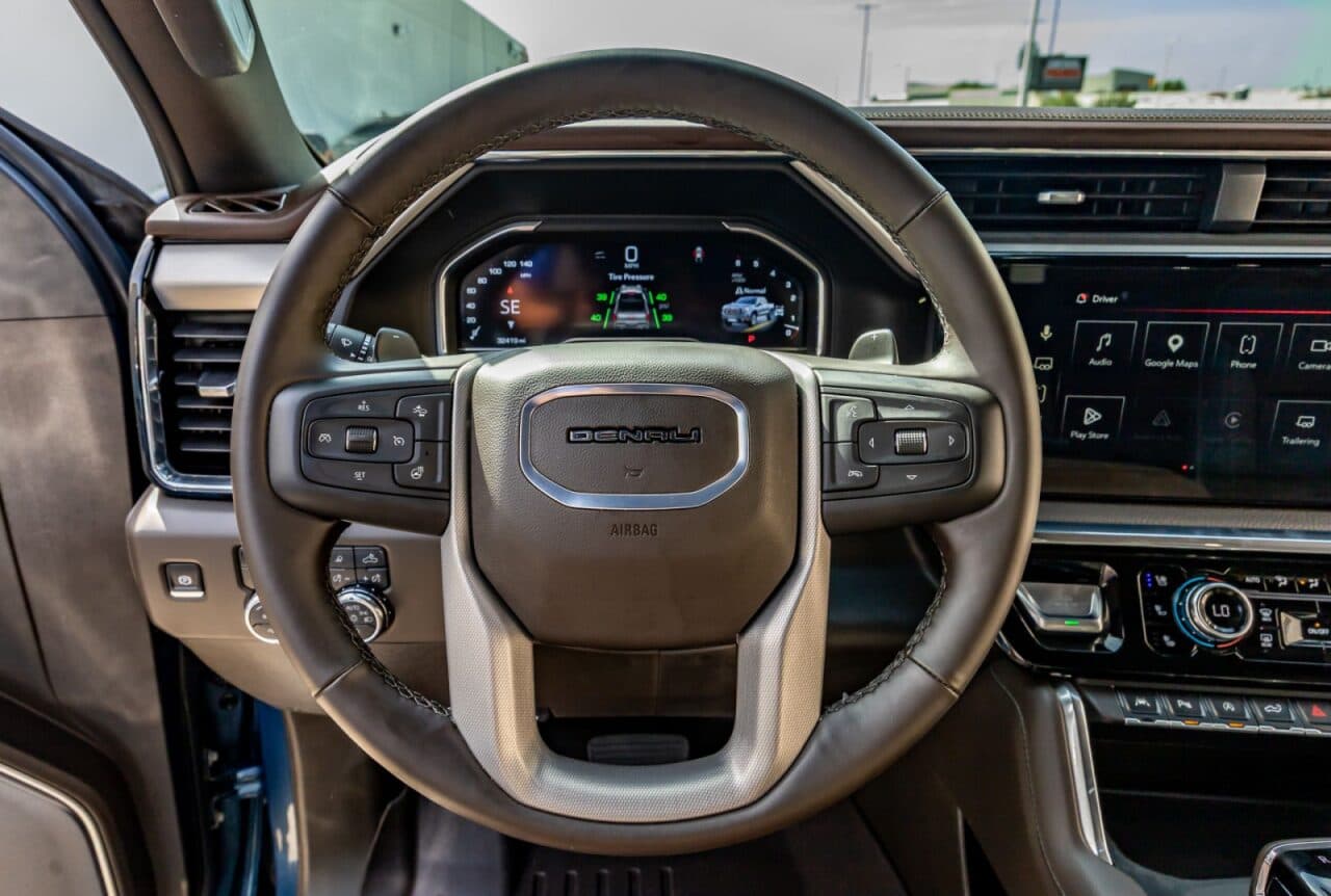 2025 GMC Sierra 1500 Denali — photo 17 of 40