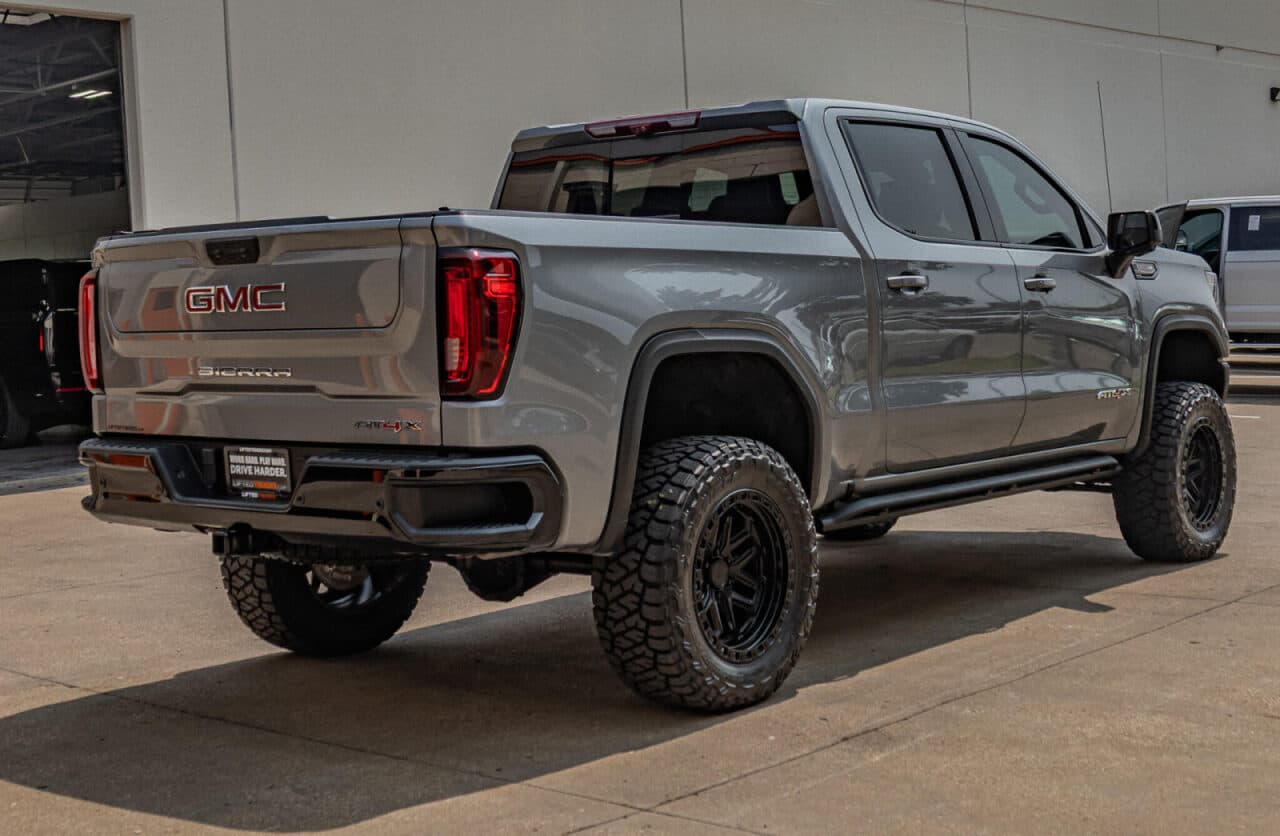 2023 GMC Sierra 1500 AT4X — photo 8 of 39