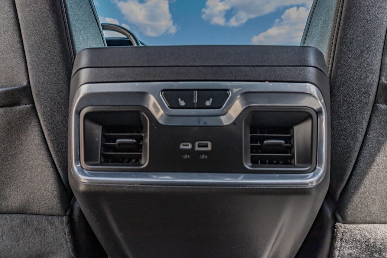 2024 GMC Sierra 1500 SLT — photo 31 of 39