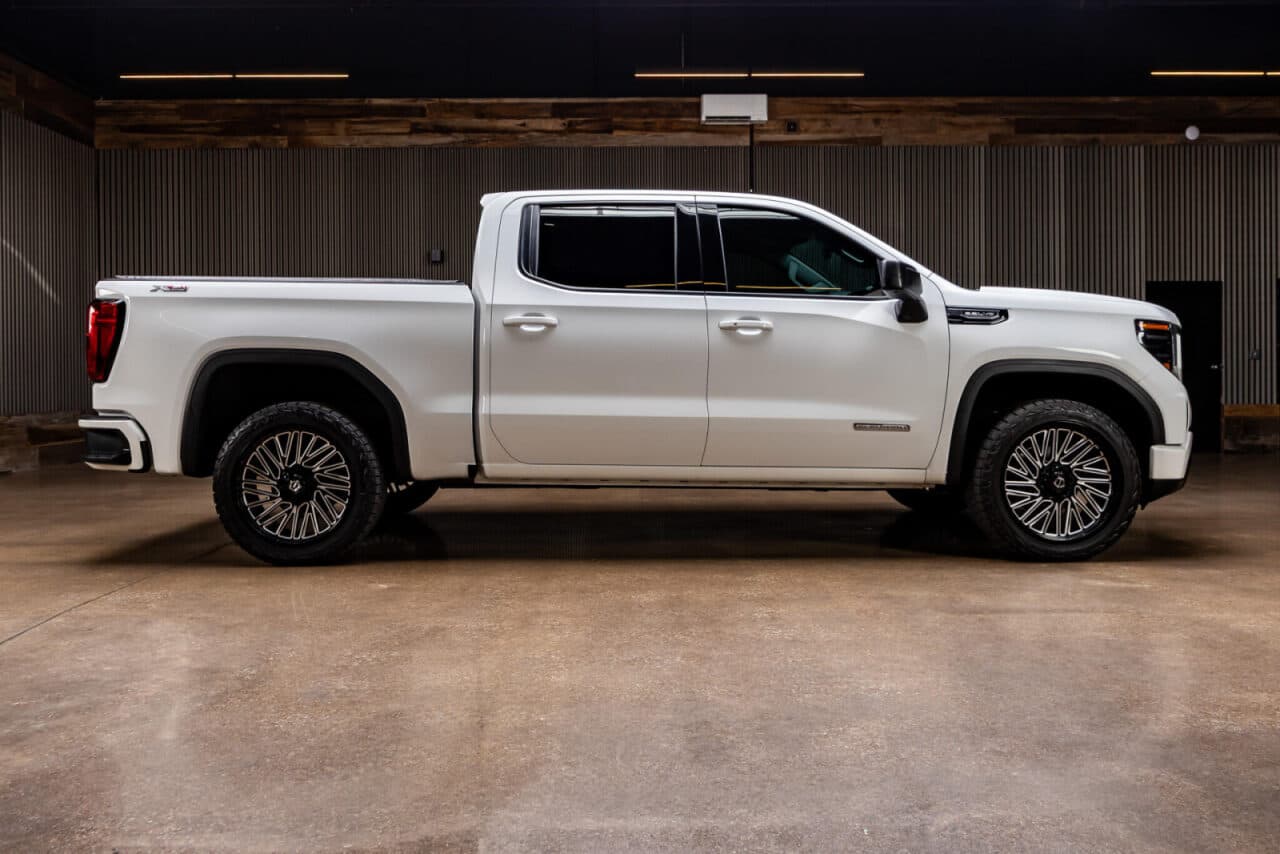 2024 GMC Sierra 1500 Elevation — photo 9 of 35