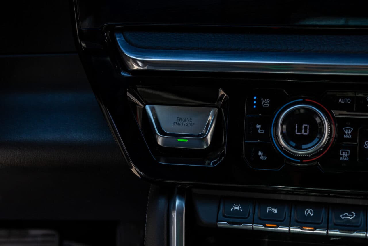 2025 GMC Sierra 1500 Denali — photo 21 of 40