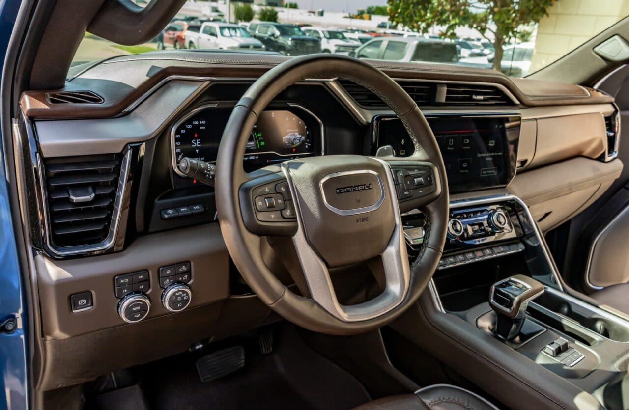 2025 GMC Sierra 1500 Denali — photo 15 of 40