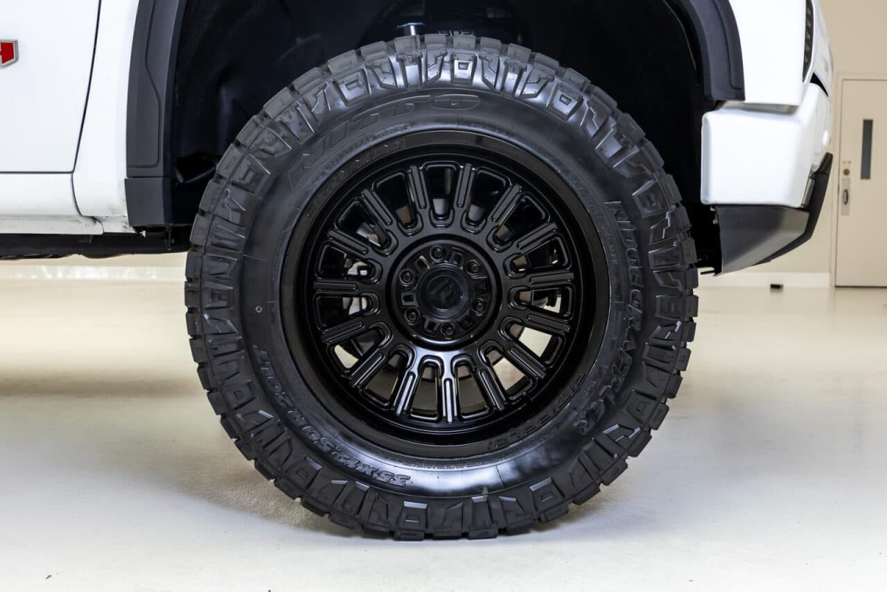 2026 GMC Sierra 1500 AT4 — photo 10 of 36