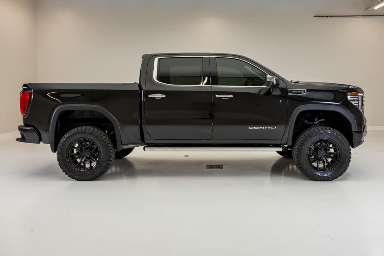 2025 GMC Sierra 1500 Denali Ultimate — photo 9 of 38