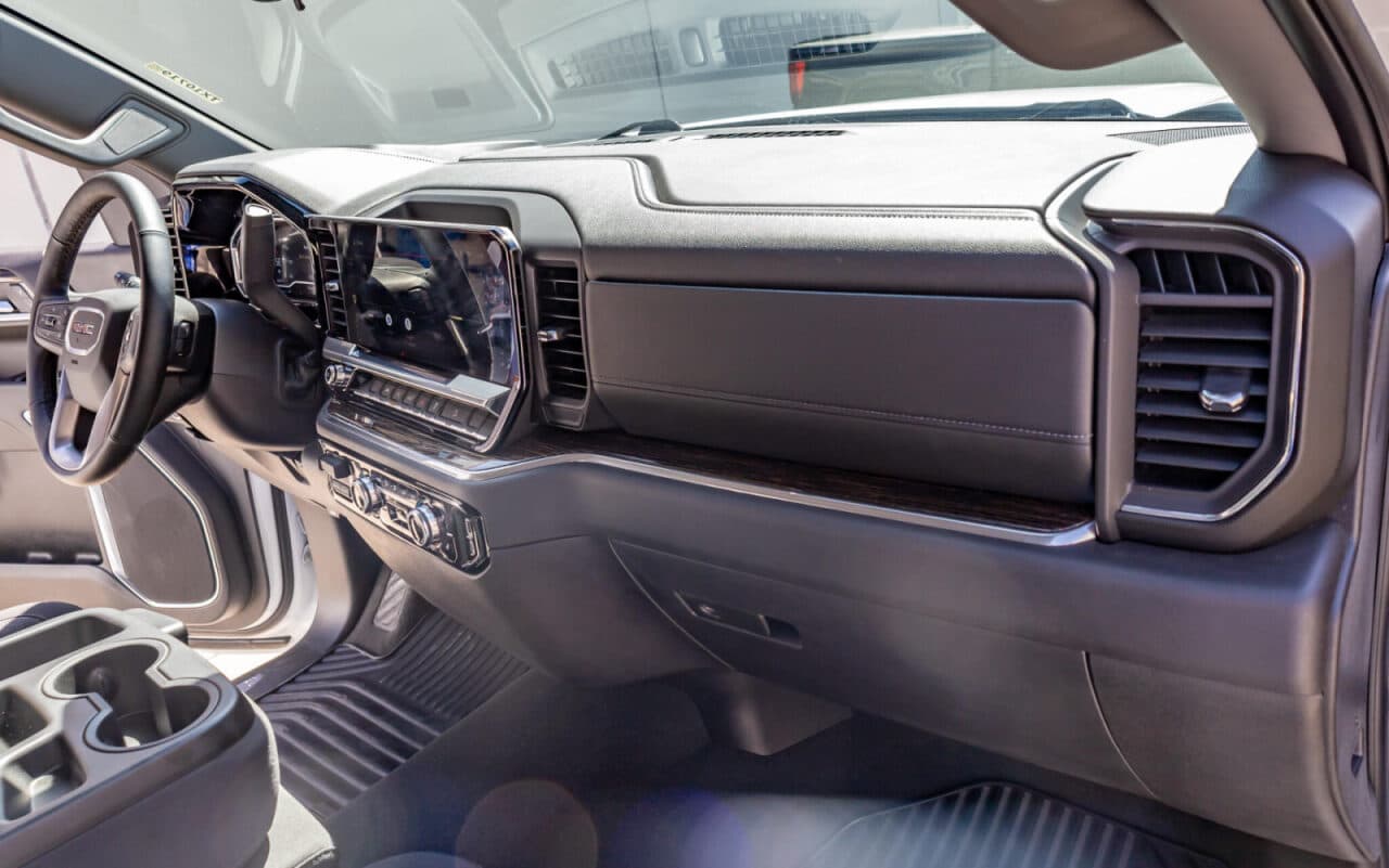 2025 GMC Sierra 1500 Elevation — photo 12 of 35