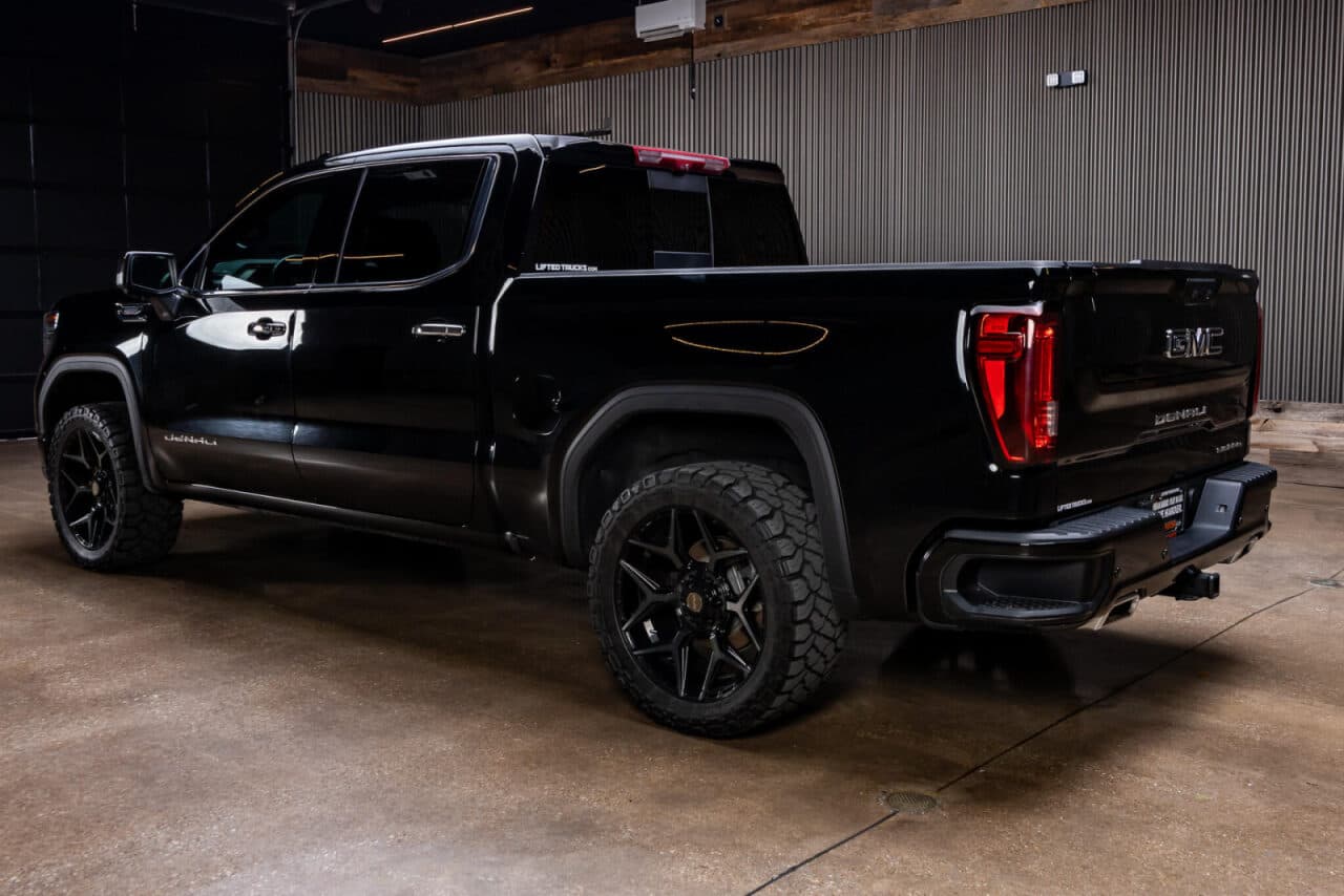 2025 GMC Sierra 1500 Denali — photo 5 of 39