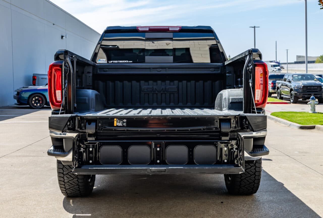 2025 GMC Sierra 1500 SLT — photo 7 of 40