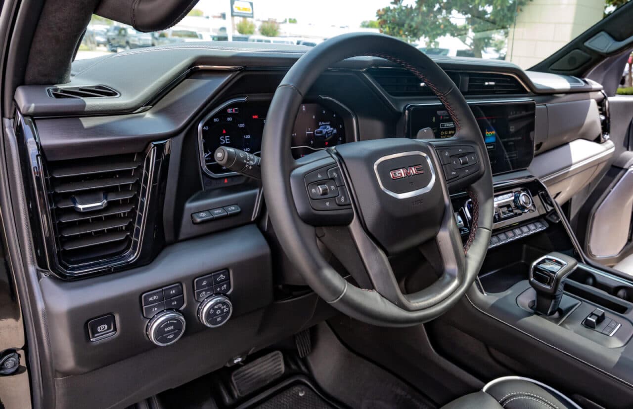 2025 GMC Sierra 1500 AT4X — photo 15 of 39