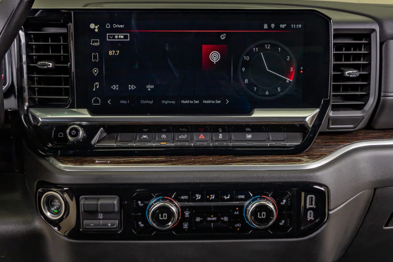 2024 GMC Sierra 1500 Elevation — photo 21 of 38