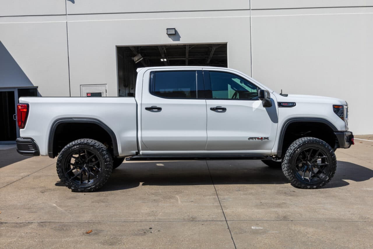 2024 GMC Sierra 1500 AT4X — photo 9 of 40
