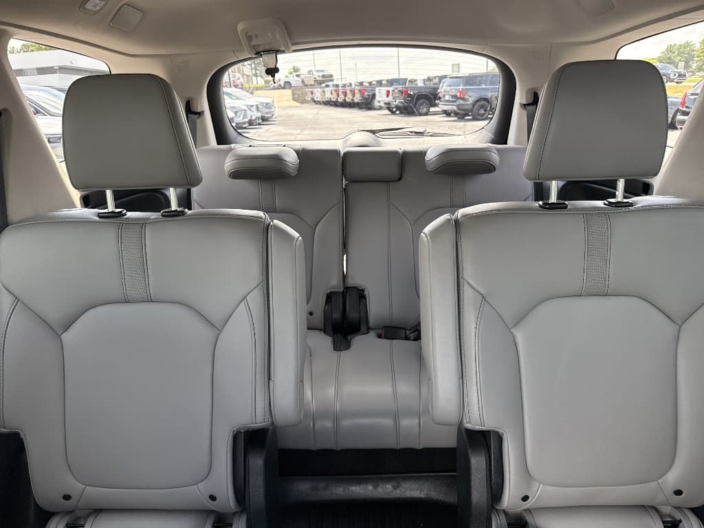 2024 Honda Pilot EX-L — photo 12 of 23