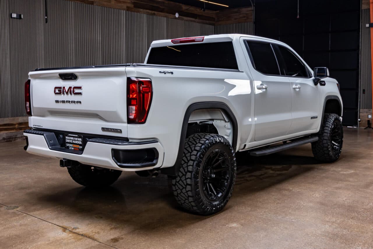 2026 GMC Sierra 1500 Elevation — photo 8 of 36