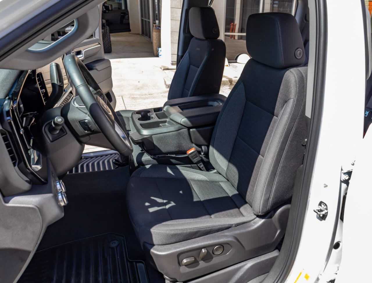 2025 GMC Sierra 1500 Elevation — photo 24 of 35
