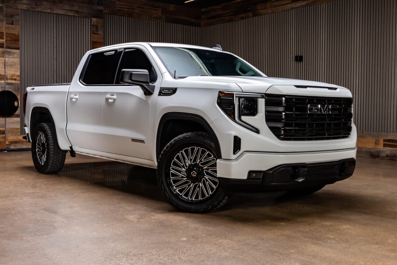 2024 GMC Sierra 1500 Elevation — photo 1 of 35
