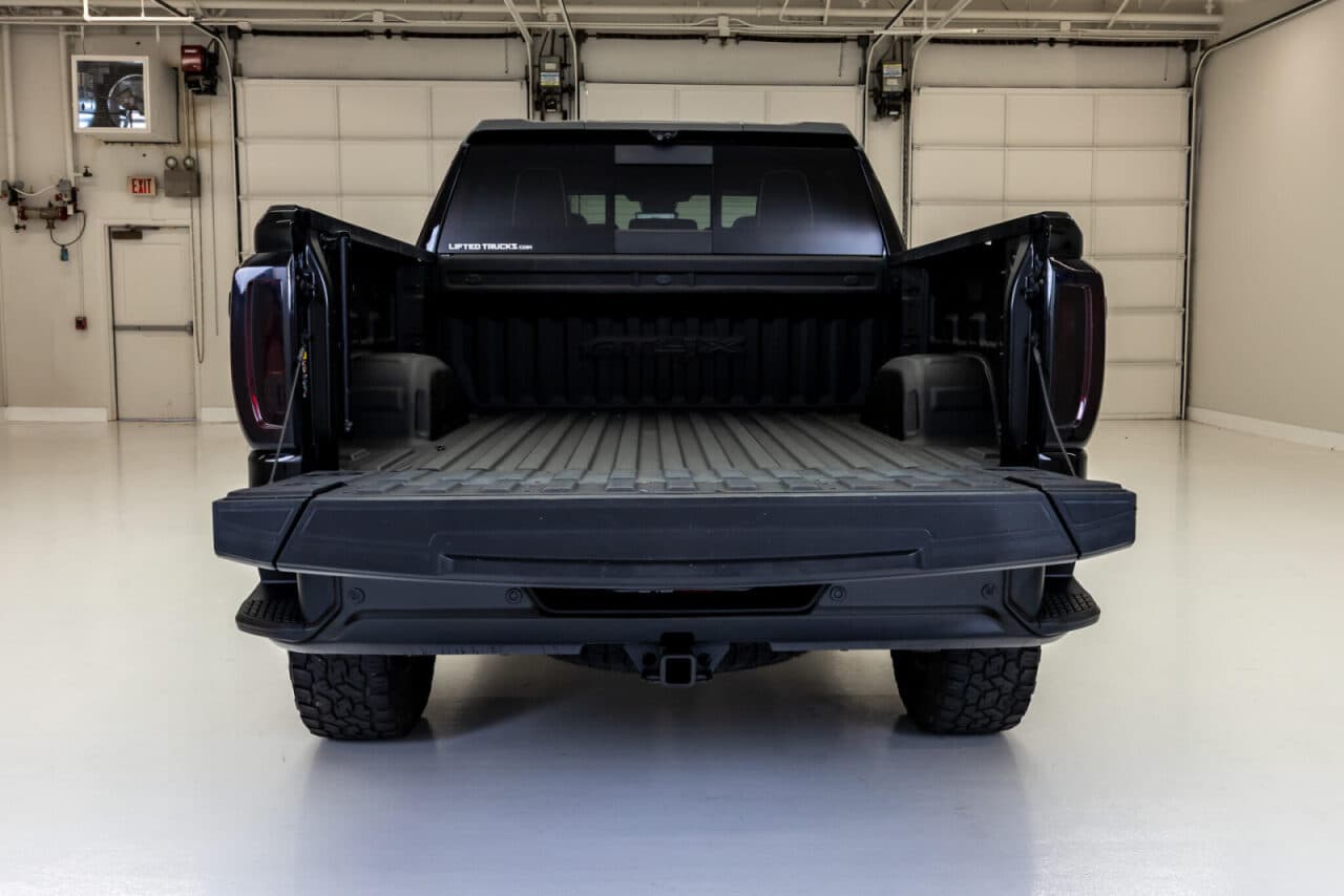 2024 GMC Sierra 1500 AT4X — photo 7 of 37