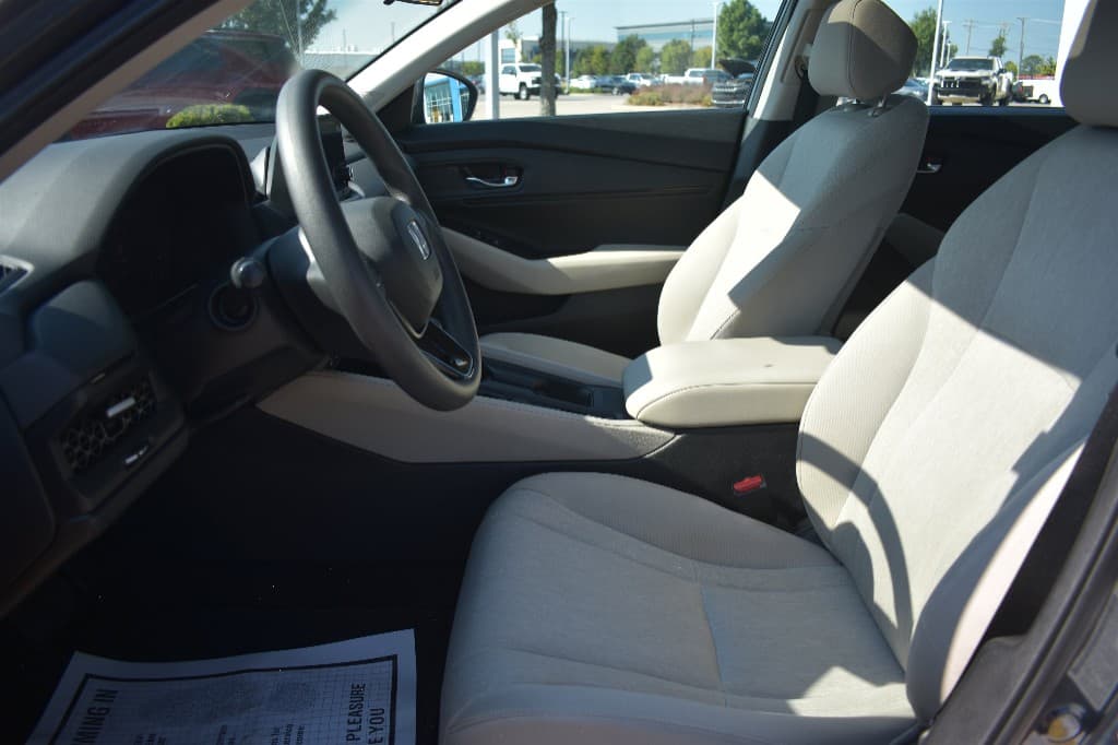 2023 Honda Accord EX FWD — photo 12 of 23