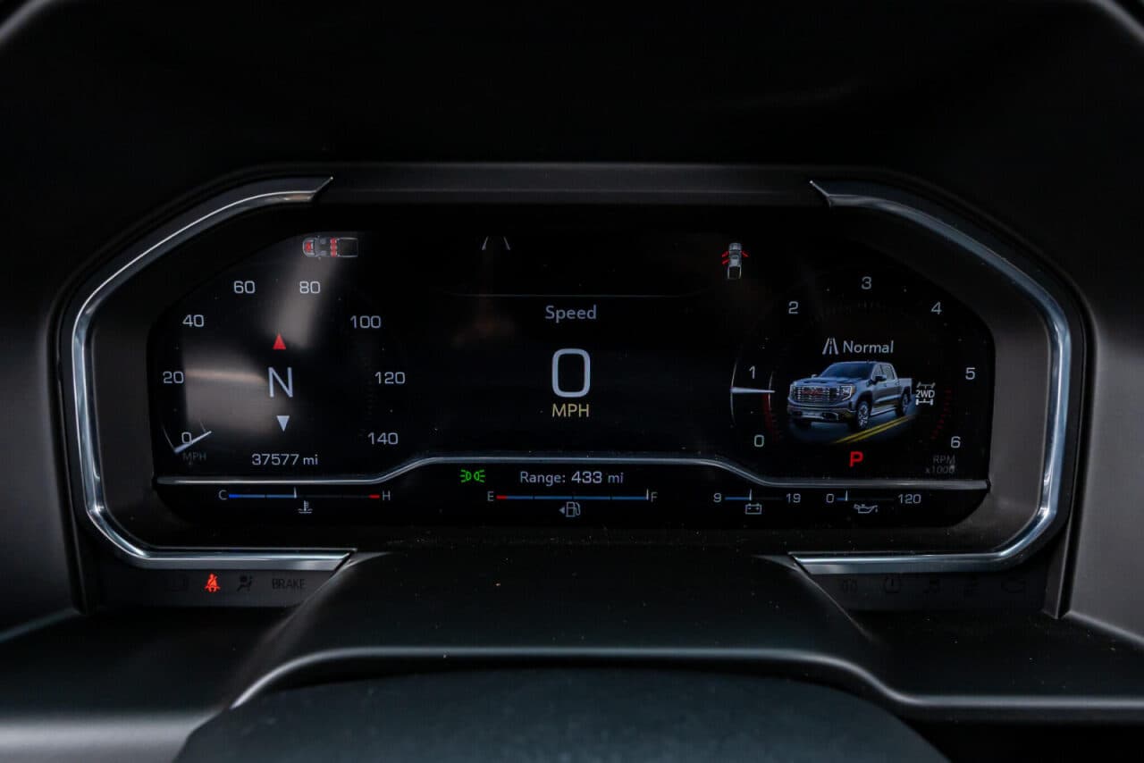 2025 GMC Sierra 1500 Denali — photo 17 of 39