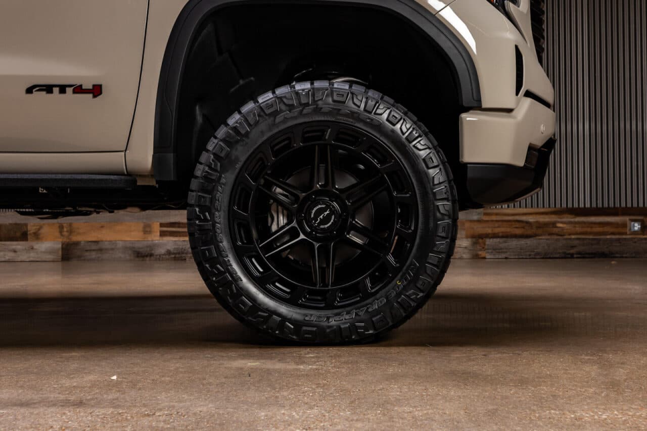 2026 GMC Sierra 1500 AT4 — photo 10 of 40