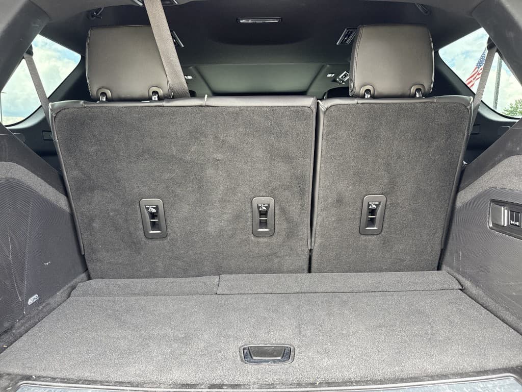 2021 Cadillac Escalade Sport — photo 27 of 32