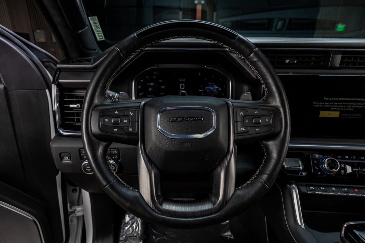 2024 GMC Sierra 1500 Denali Ultimate — photo 17 of 40