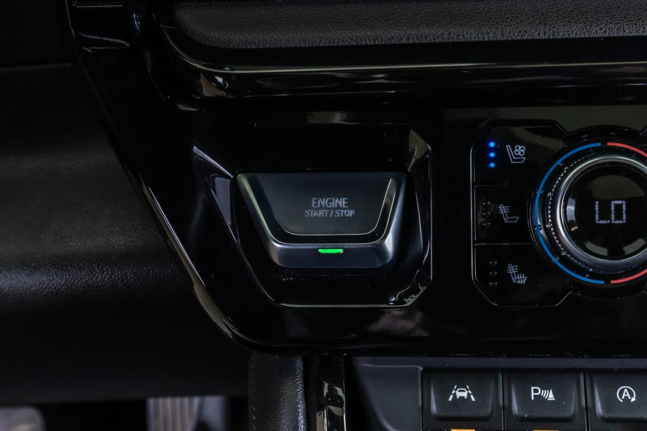 2024 GMC Sierra 1500 AT4 — photo 21 of 40