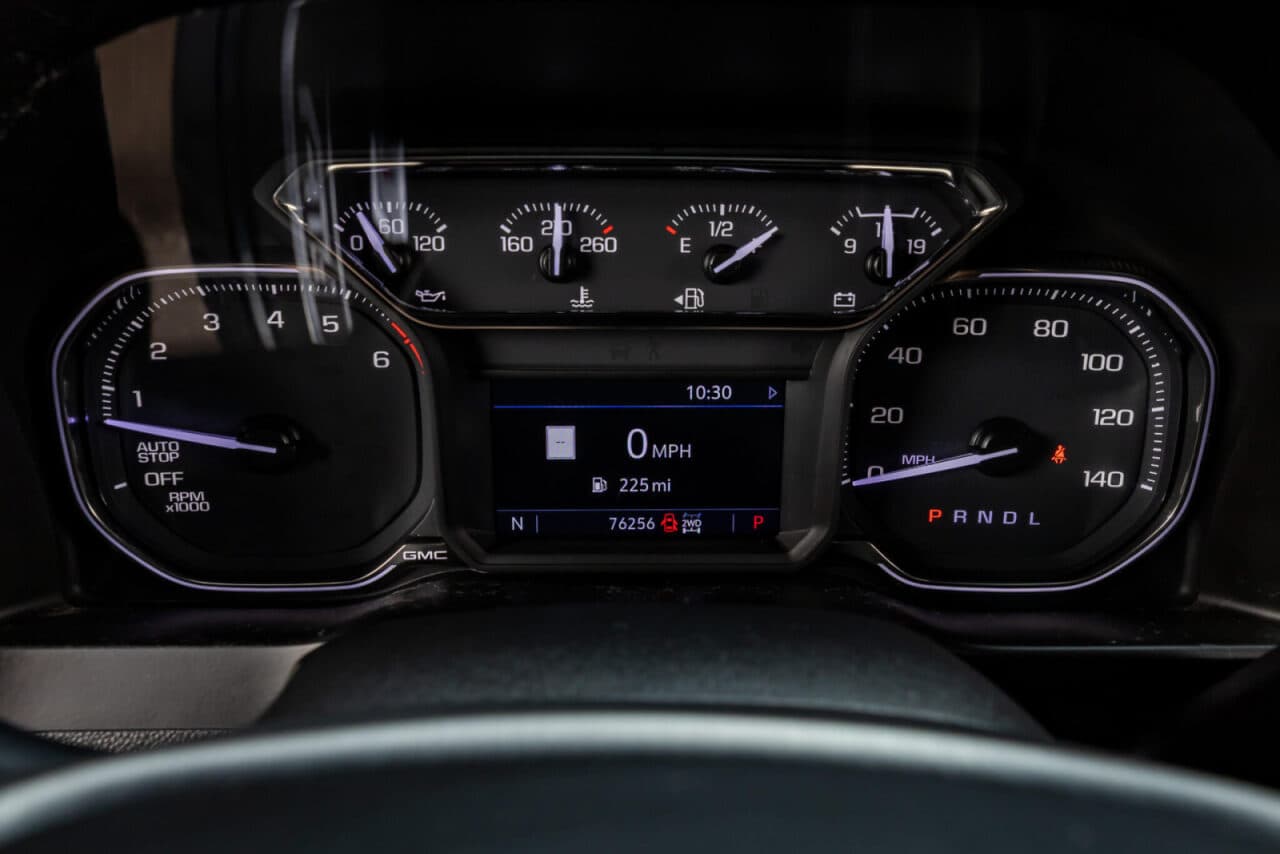 2020 GMC Sierra 1500 AT4 — photo 18 of 38