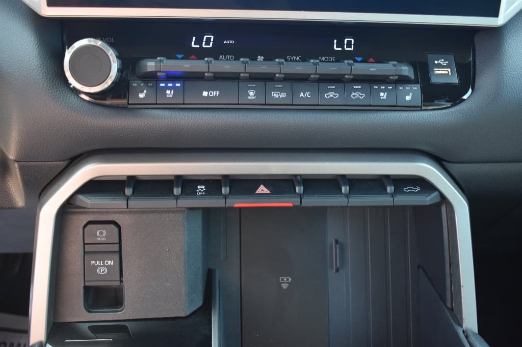 2025 Toyota Tundra Limited 4WD — photo 21 of 22