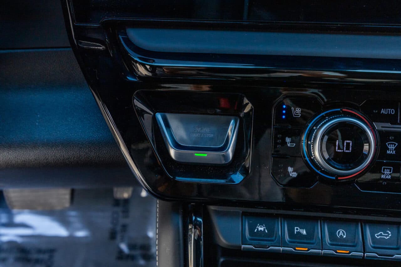 2024 GMC Sierra 1500 AT4X — photo 21 of 40