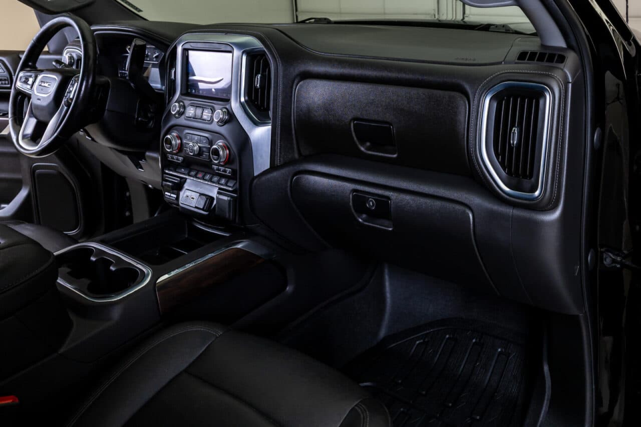 2022 GMC Sierra 1500 Limited SLT — photo 14 of 37