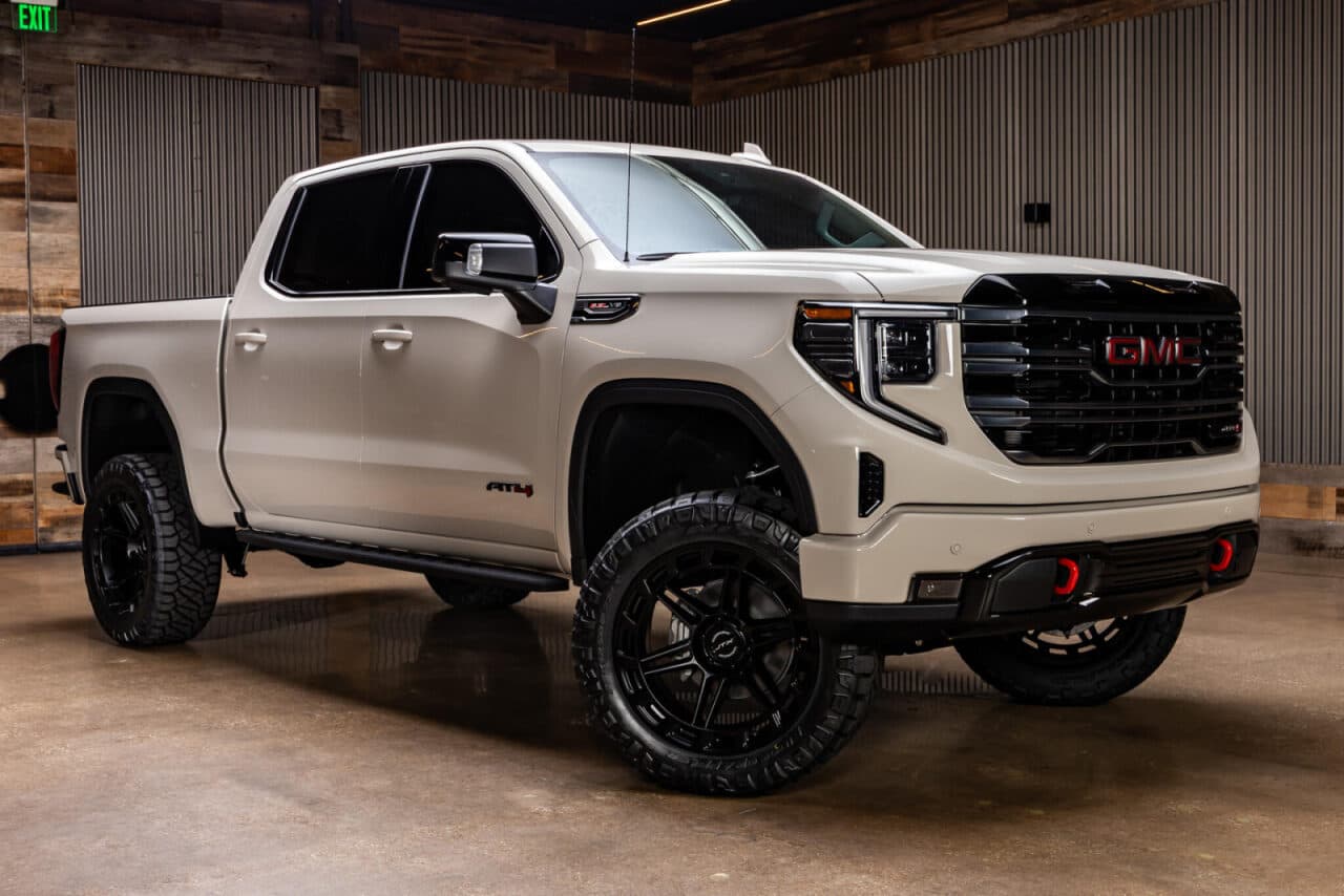2026 GMC Sierra 1500 AT4 — photo 1 of 40