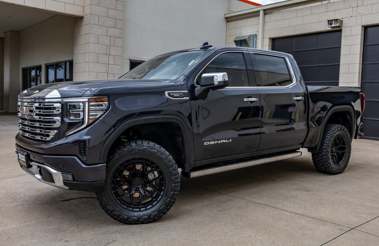 2024 GMC Sierra 1500 Denali — photo 3 of 40