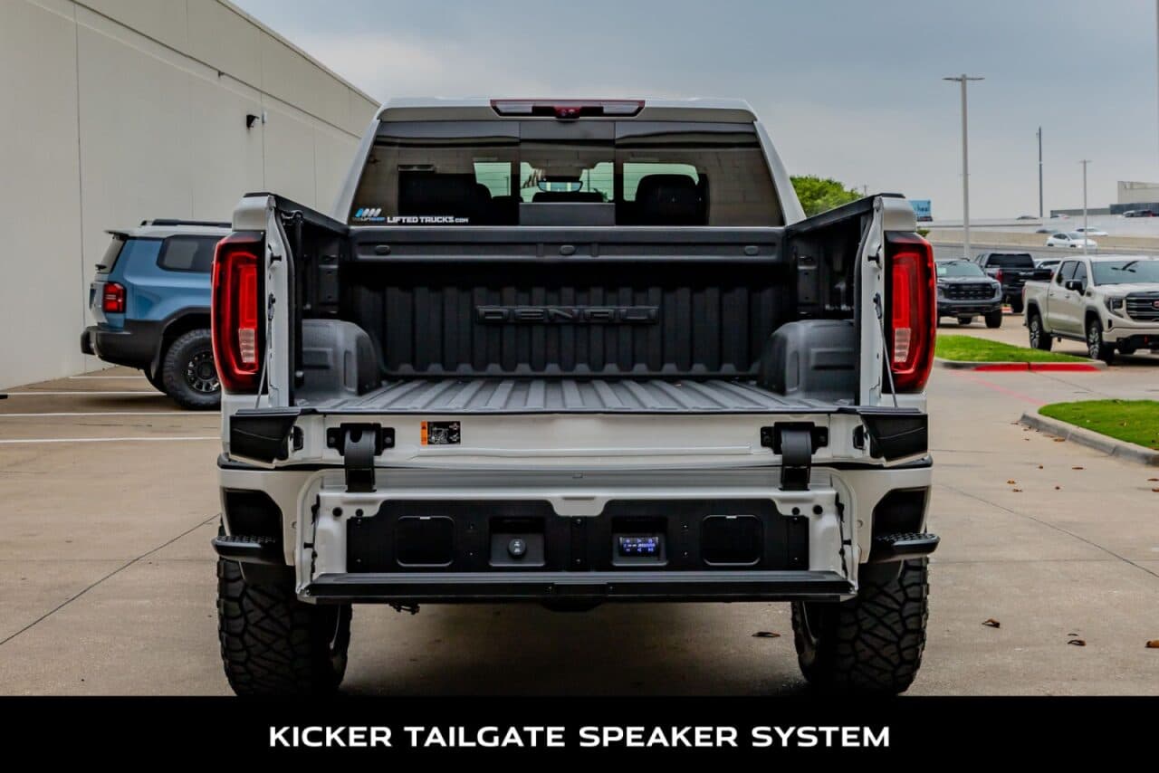 2024 GMC Sierra 1500 Denali Ultimate — photo 7 of 39