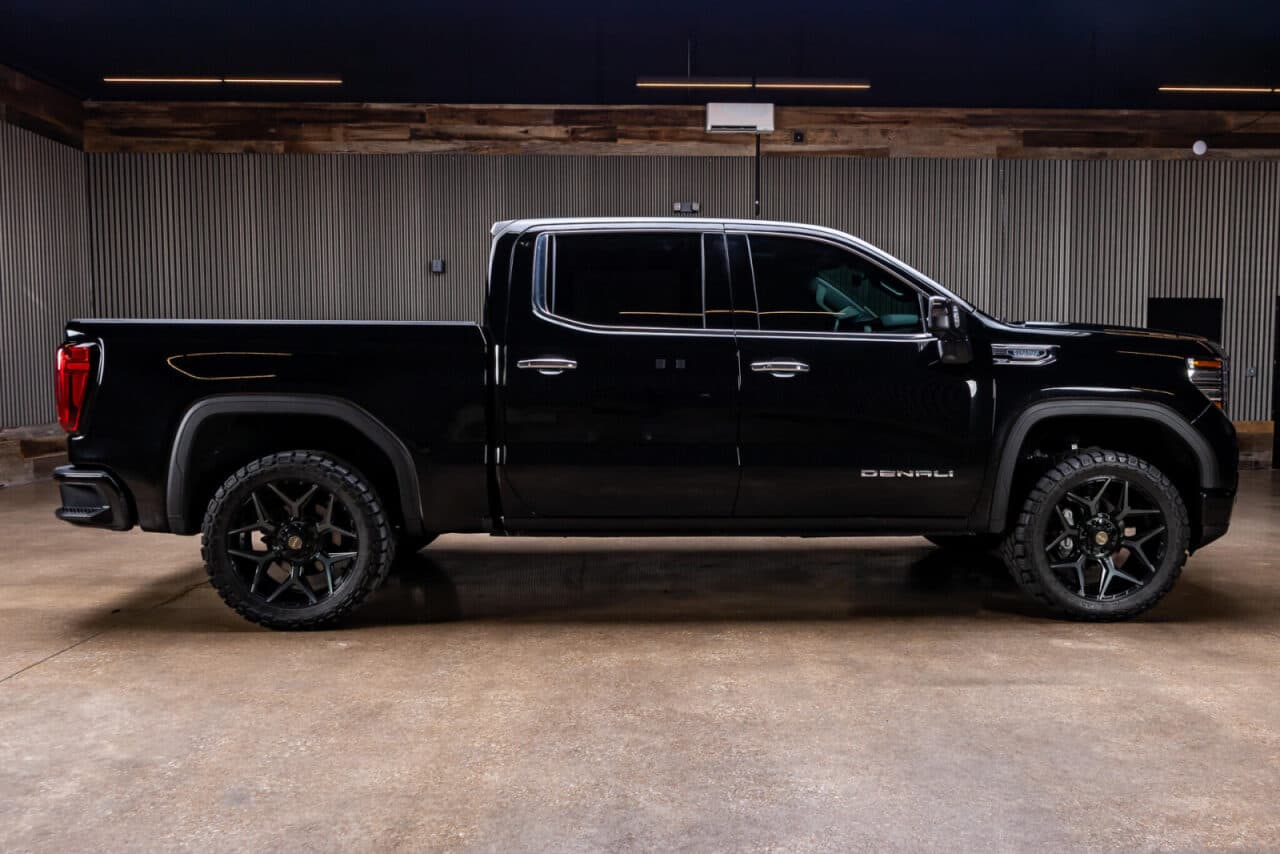 2025 GMC Sierra 1500 Denali — photo 9 of 39