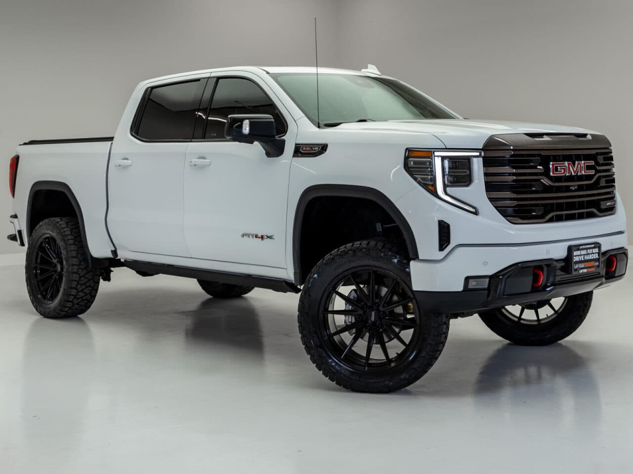 2023 GMC Sierra 1500 AT4X — photo 1 of 37