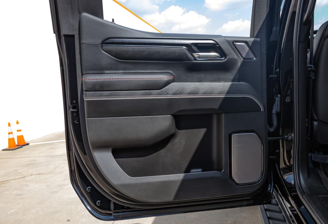 2025 GMC Sierra 1500 AT4X — photo 36 of 39