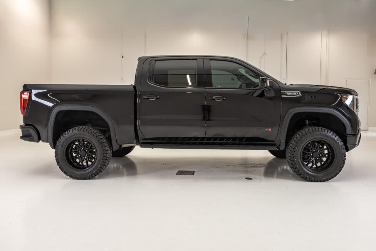 2024 GMC Sierra 1500 AT4 — photo 9 of 40